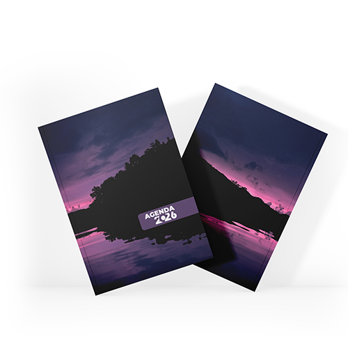 Agenda 2026 tamanho 15x21cm com capa dura em papel empastada com cartão e debrú laminação Prolan, lombada quadrada e miolo pronto